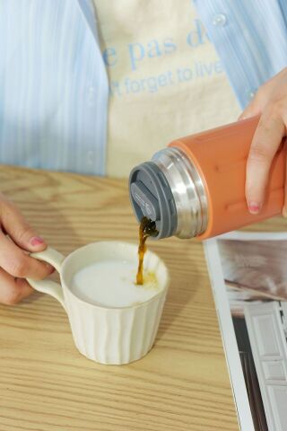 Tyeso Tritan Termos Vakumlu YalıtımlI Çift Kapaklı Kulplu 600ML