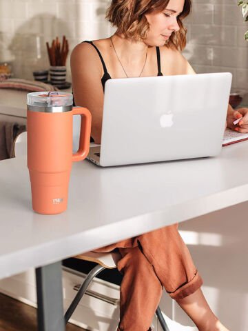 Tyeso QQ Termos Sızdırmaz Pipetli Çift Duvarlı Vakumlu 900ML